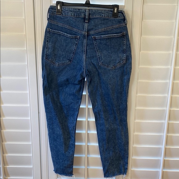 Classic old navy Distressed Women's petite Jeans size 6 - Picture 2 of 4
